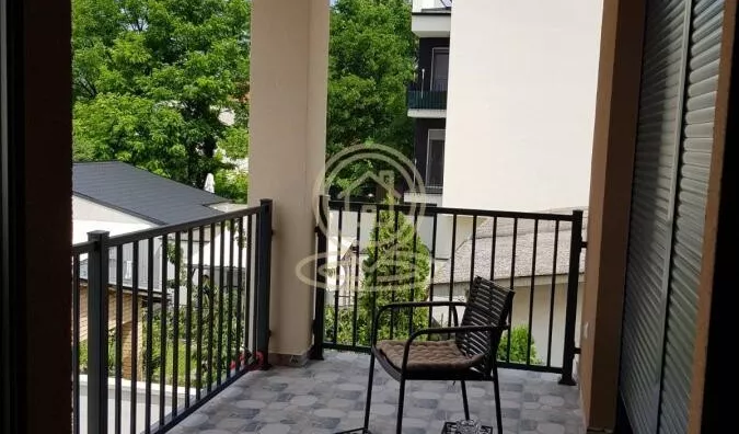 Poslovna zgrada | 4zida