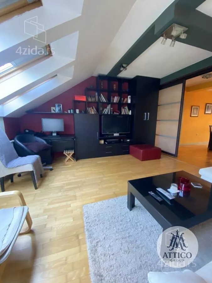 Četvoroiposoban stan | 4zida