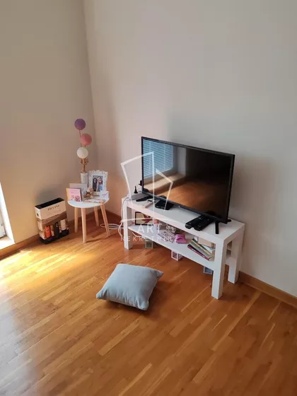 Davorina Jenka | 4zida.rs