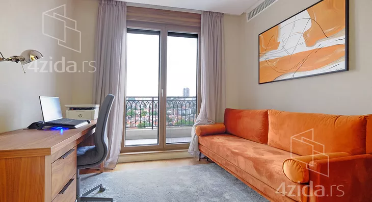 Šestosoban stan | 4zida