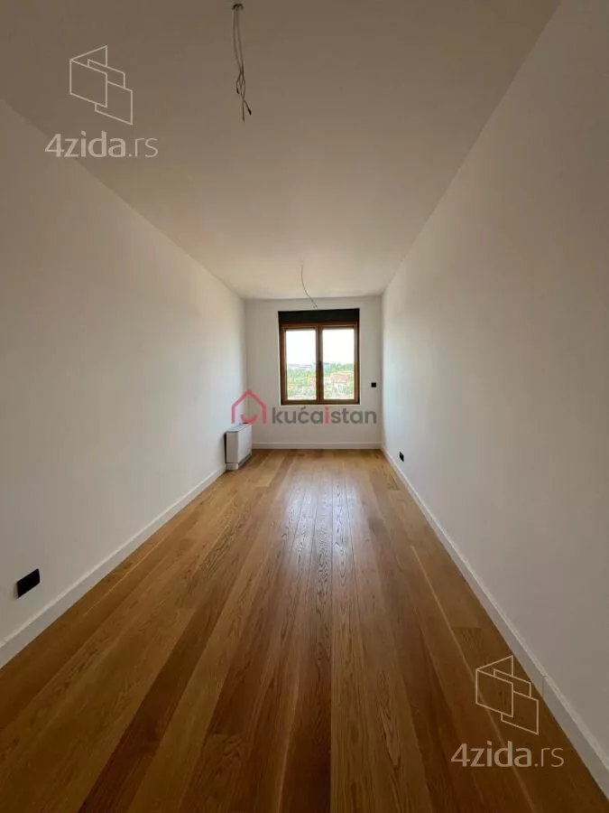 Šestosoban stan | 4zida