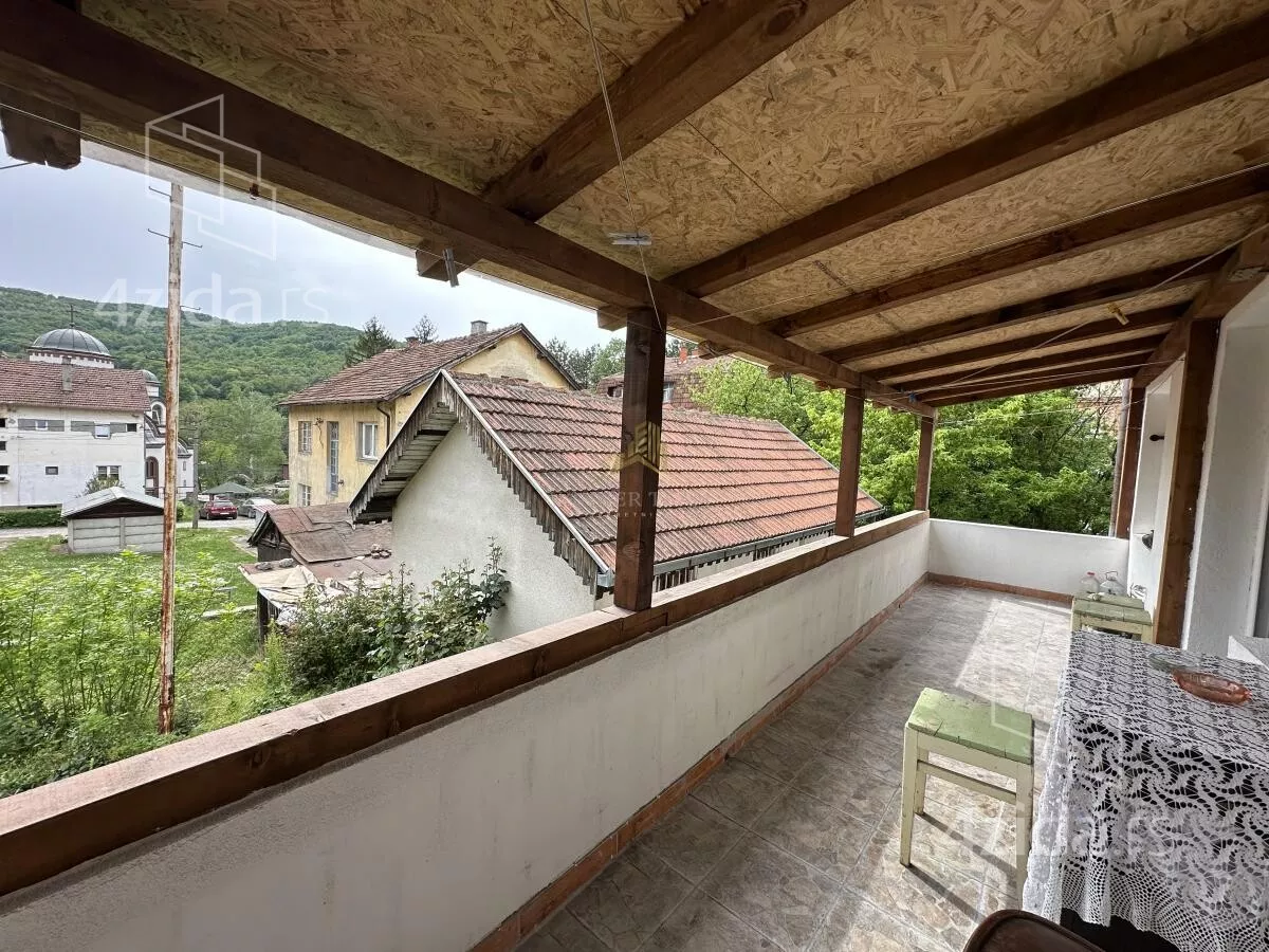 Troiposoban stan | 4zida