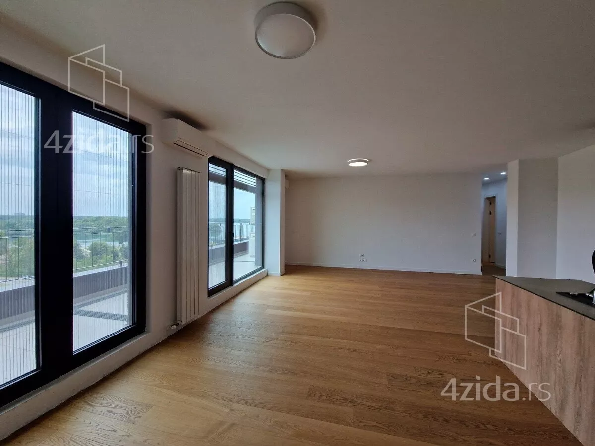 Petosoban stan | 4zida