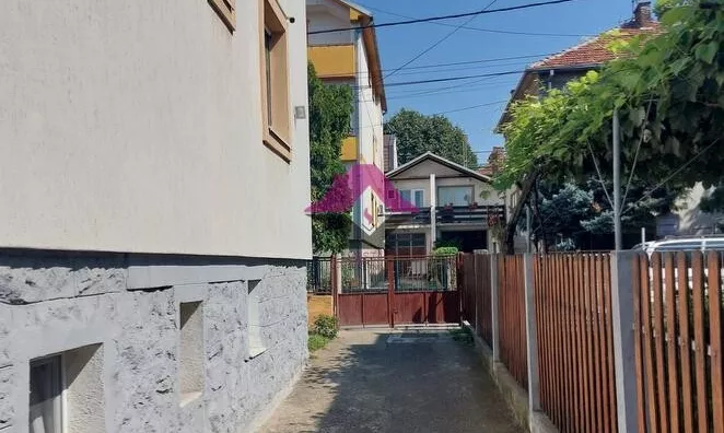 Petoiposoban stan | 4zida