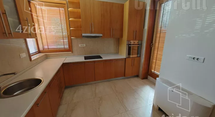 4-etažna kuća | 4zida