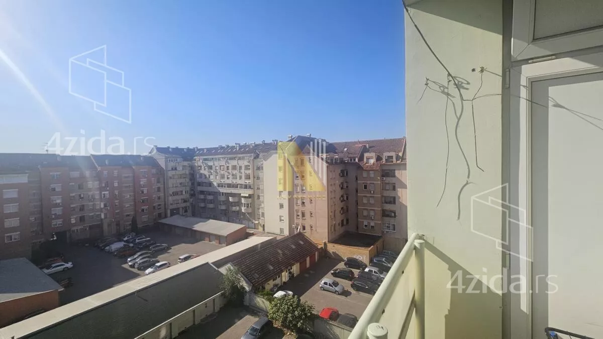 Četvoroiposoban stan | 4zida