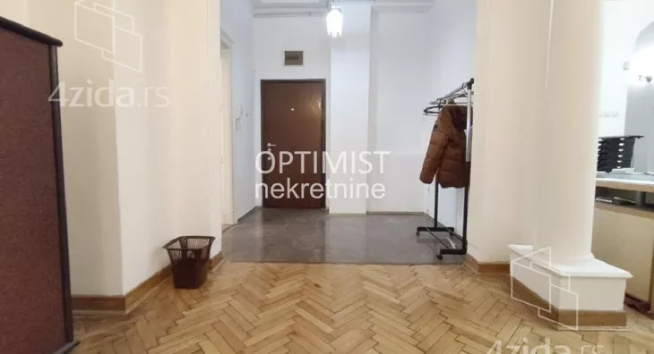 Šestosoban stan | 4zida