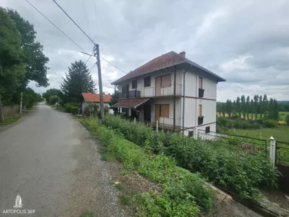 Umčari | 4zida.rs