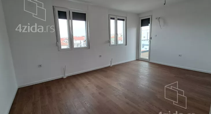 Četvoroiposoban stan | 4zida