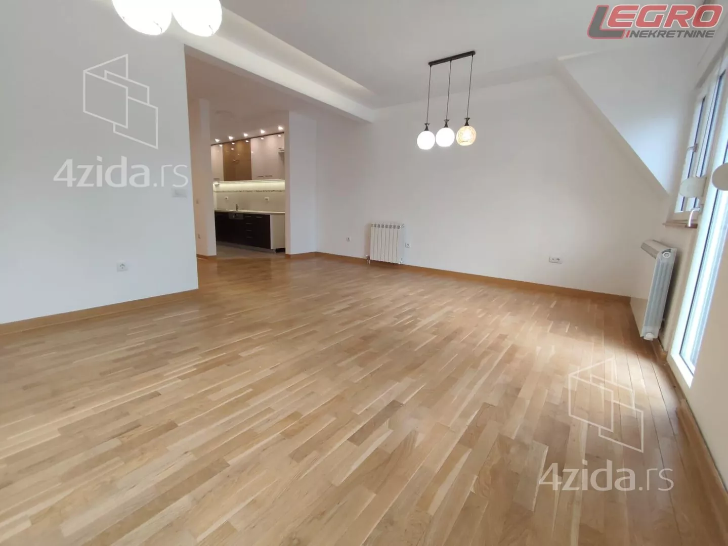 Petosoban stan | 4zida