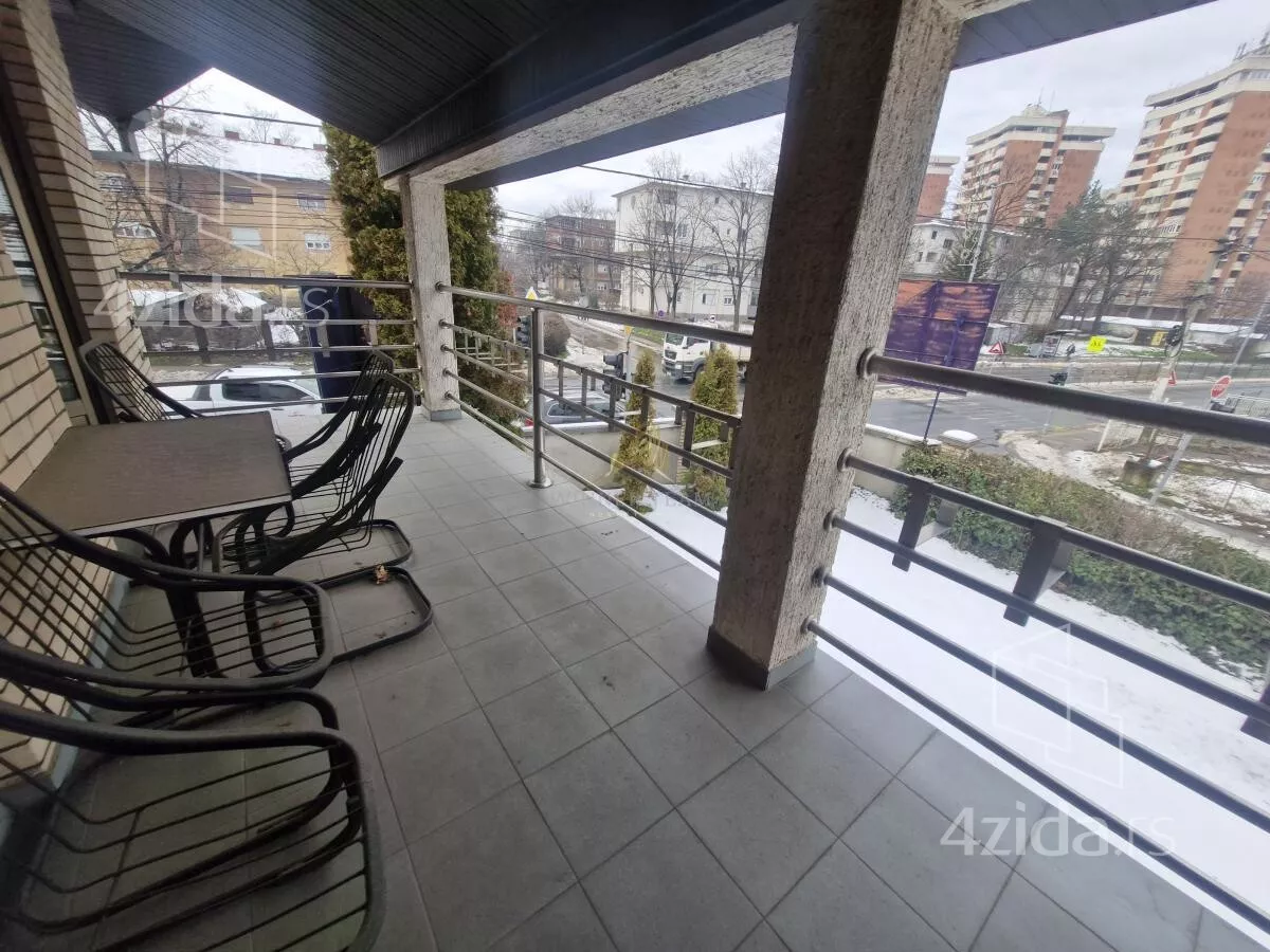 Poslovni prostor | 4zida