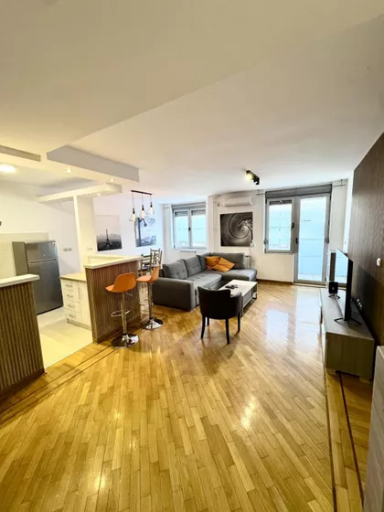 Crveni Krst Vračar | 4zida.rs