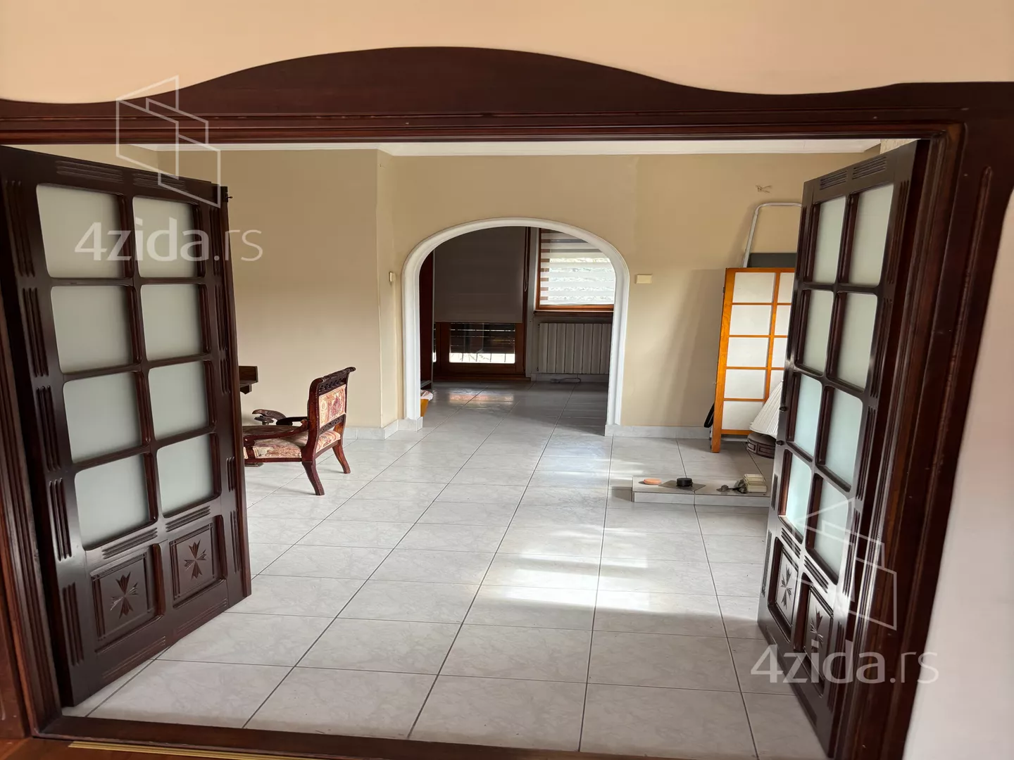 Poslovna zgrada | 4zida