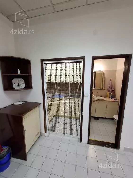 Lokal | 4zida