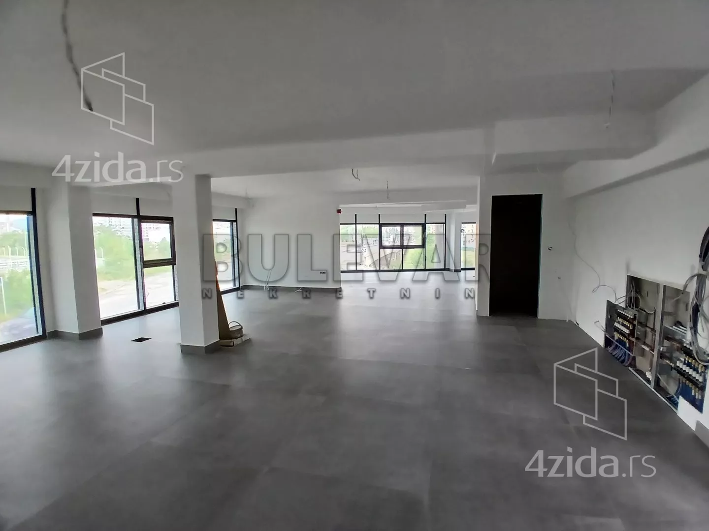 Lokal | 4zida