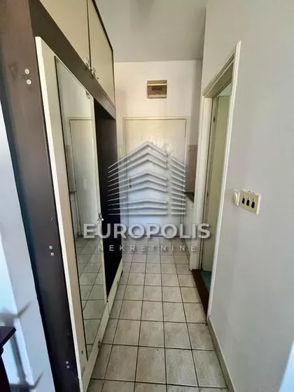Ustanička | 4zida.rs
