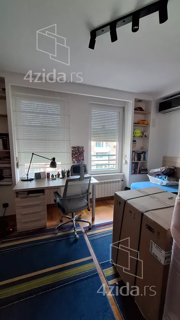 Četvoroiposoban stan | 4zida