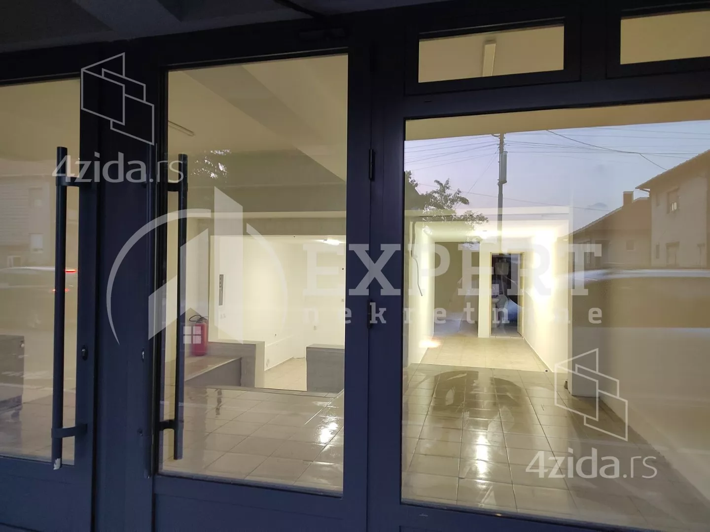 Lokal | 4zida