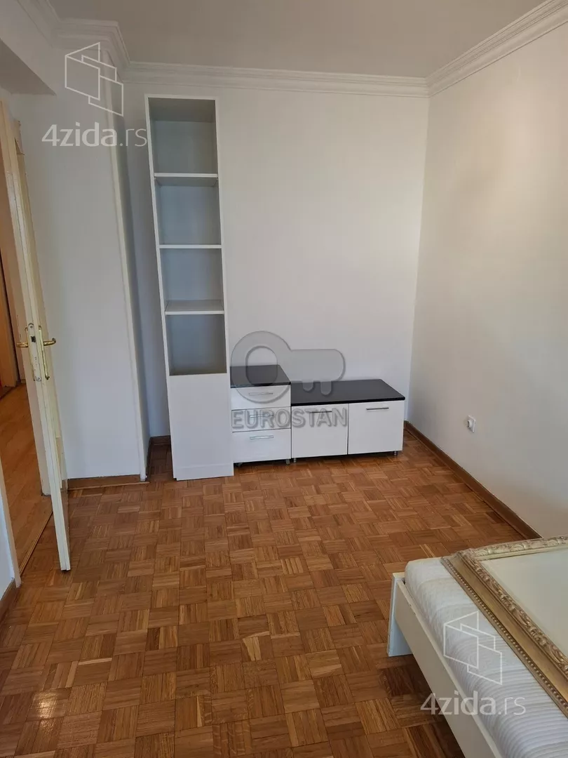 Četvoroiposoban stan | 4zida