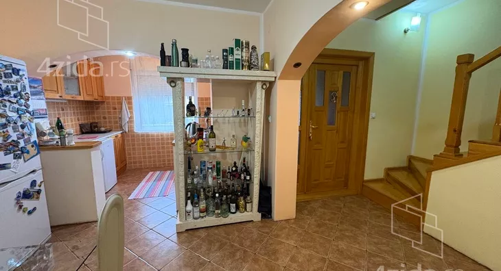 3-etažna kuća | 4zida