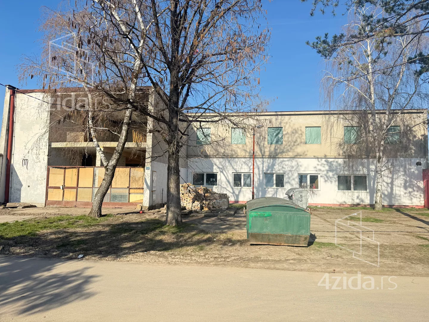 Poslovna zgrada | 4zida