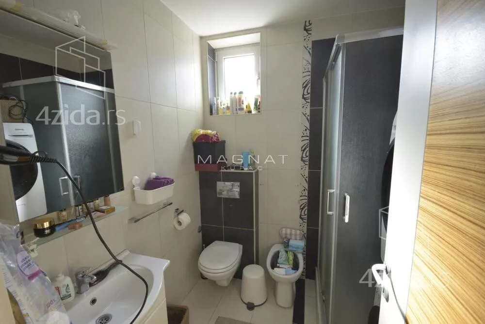 Četvoroiposoban stan | 4zida