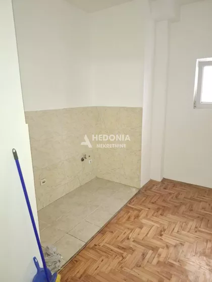 Ivana Milutinovića | 4zida.rs