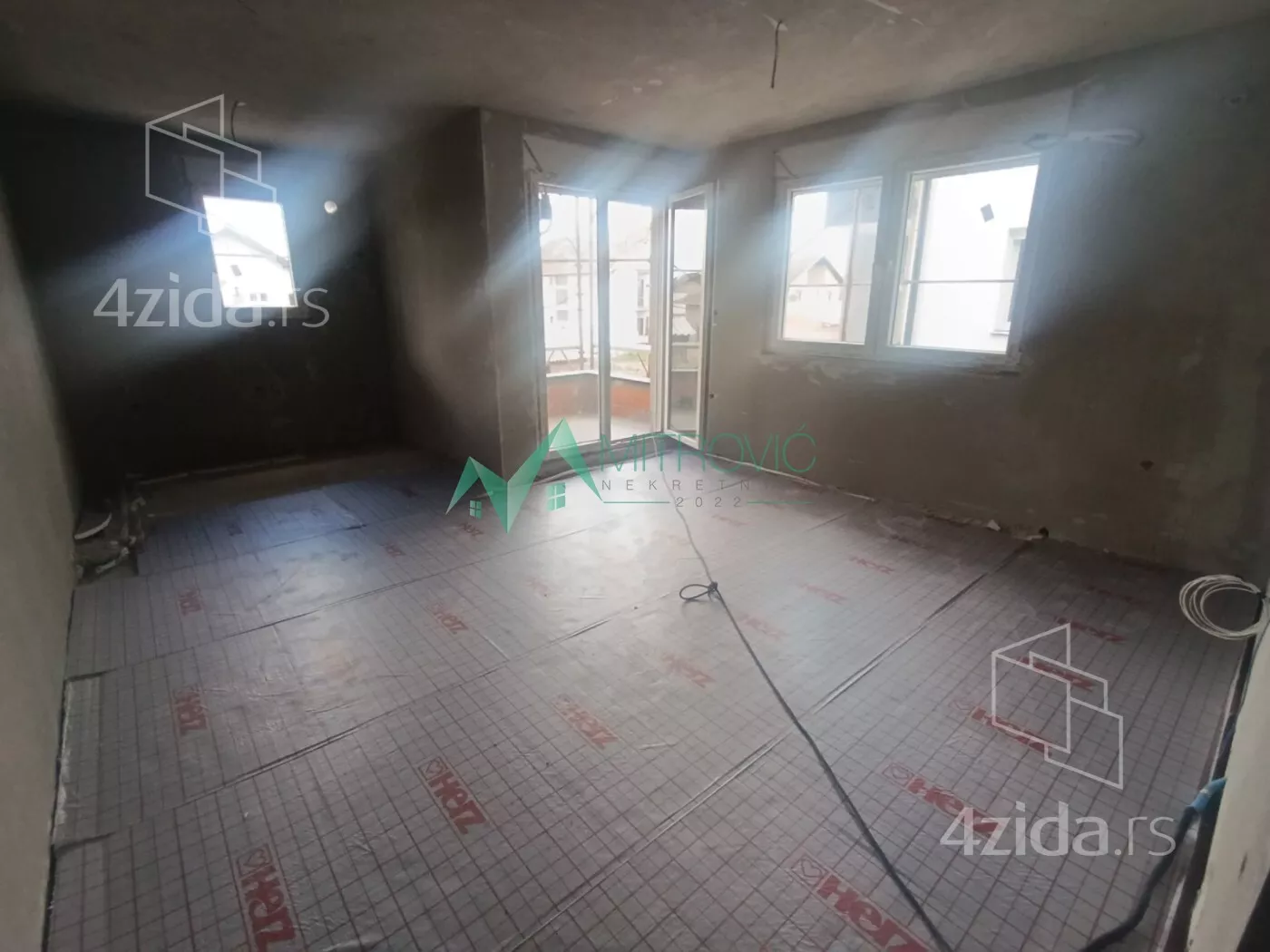 Četvorosoban stan | 4zida