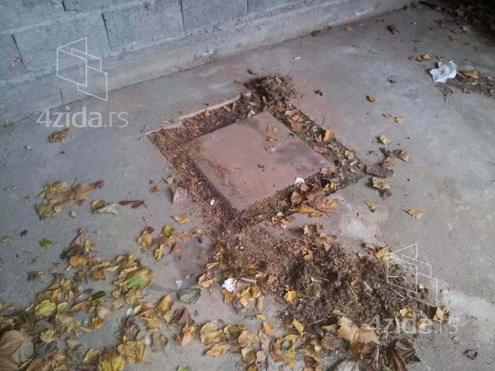 Poslovna zgrada | 4zida