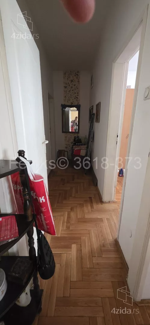 Sedmosoban stan | 4zida