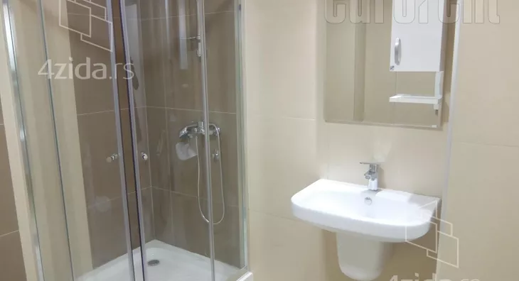 Četvoroiposoban stan | 4zida