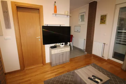 Železnička 48 | 4zida.rs