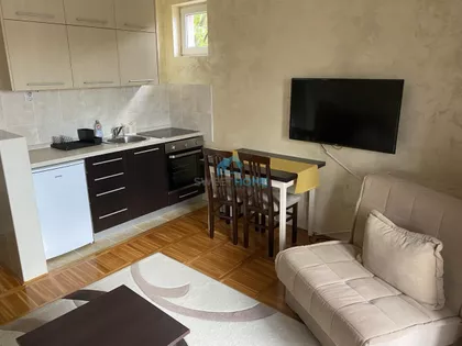 Srđana Kneževića | 4zida.rs