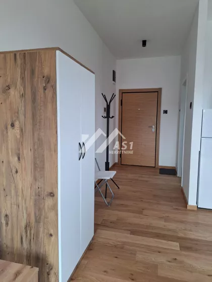 Ljubice Ravasi | 4zida.rs