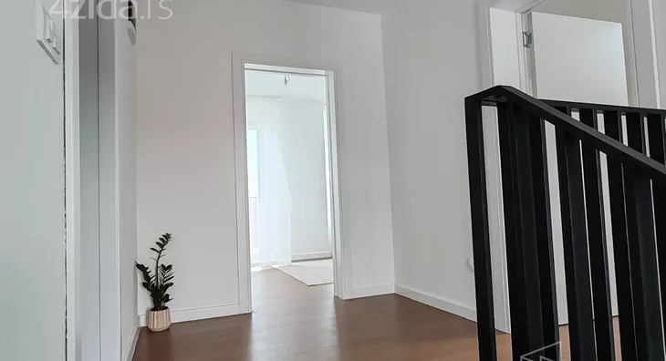 Četvoroiposoban stan | 4zida