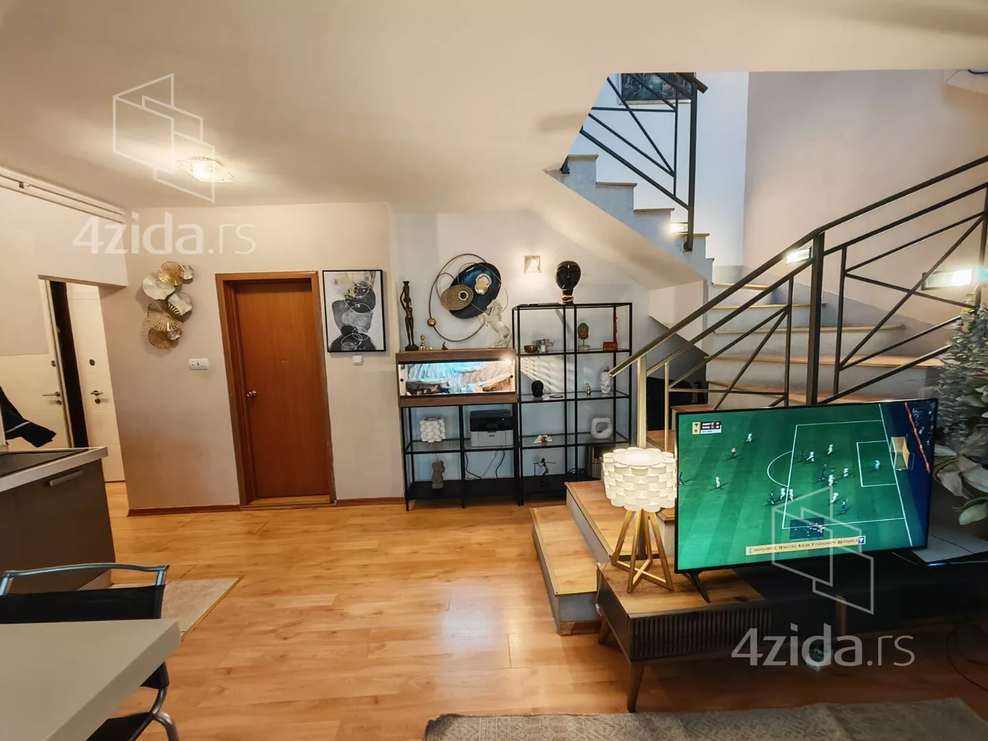 Dvoiposoban stan | 4zida