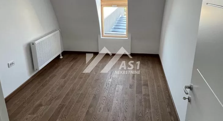 Šestosoban stan | 4zida