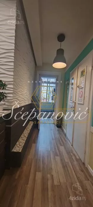 Sedmosoban stan | 4zida