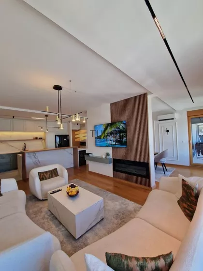 Tadije Sondermajera | 4zida.rs