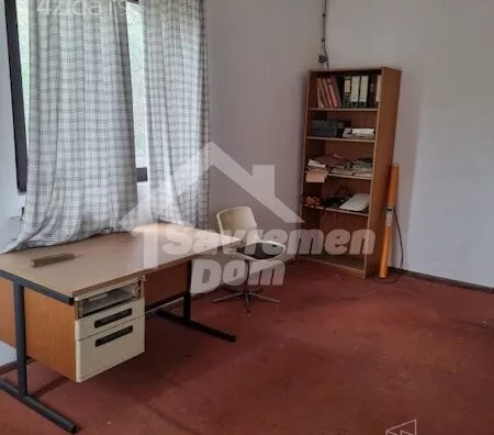 Poslovna zgrada | 4zida