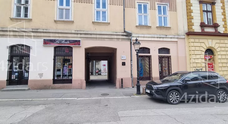 Poslovni prostor | 4zida