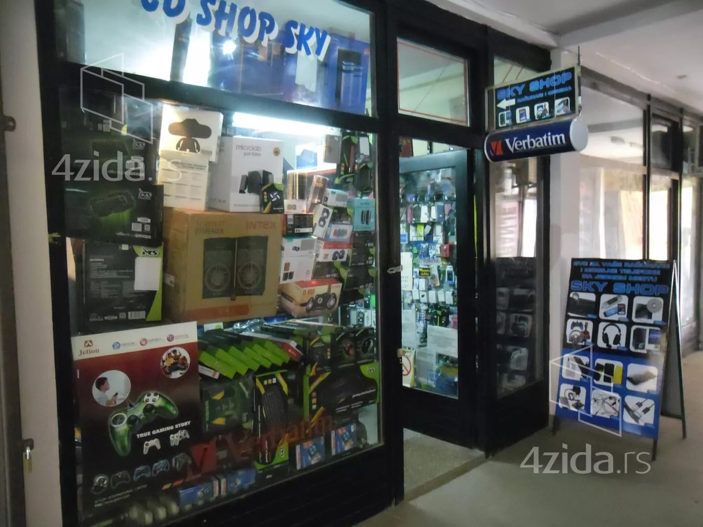 Lokal | 4zida
