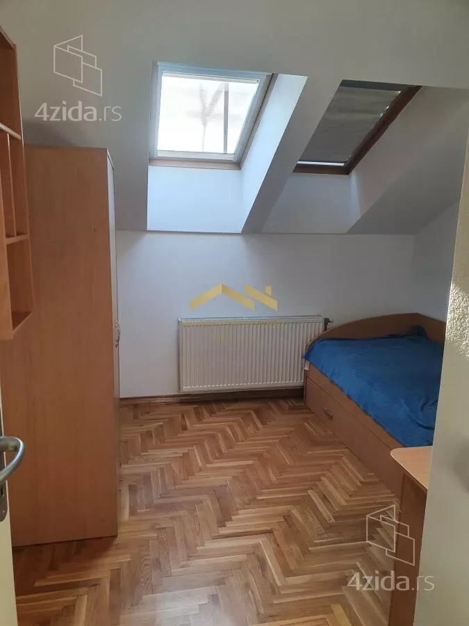 Šestosoban stan | 4zida