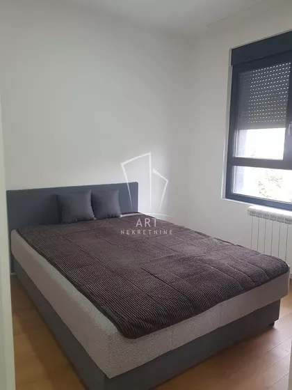 Ustanička | 4zida.rs