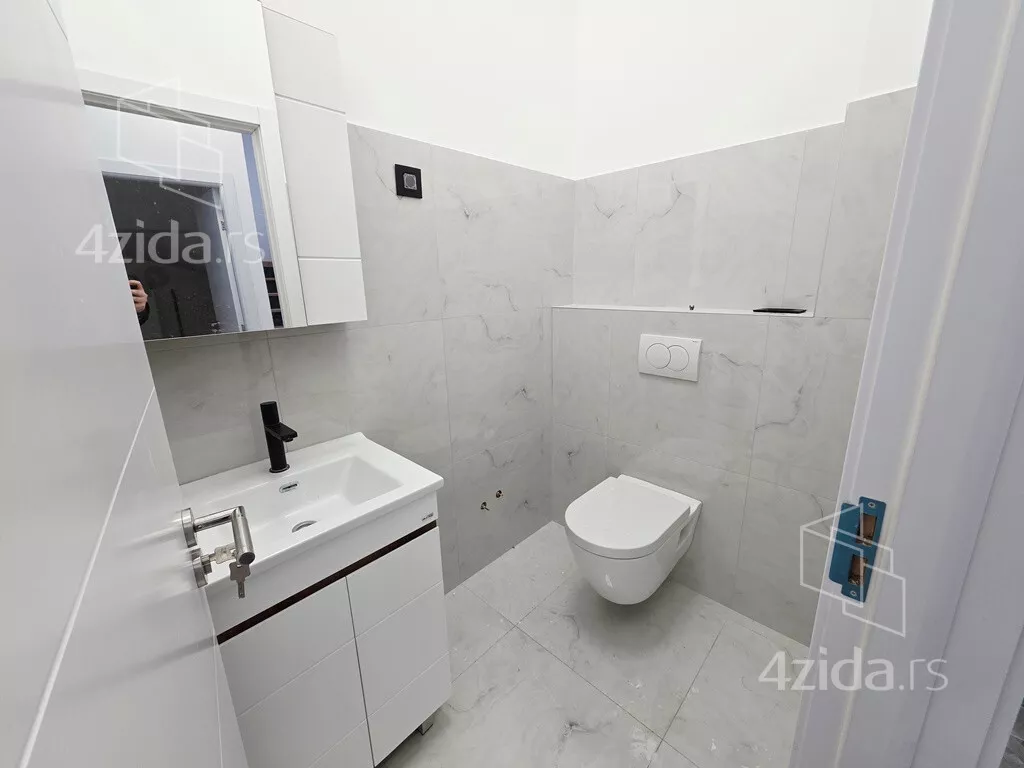 Četvoroiposoban stan | 4zida