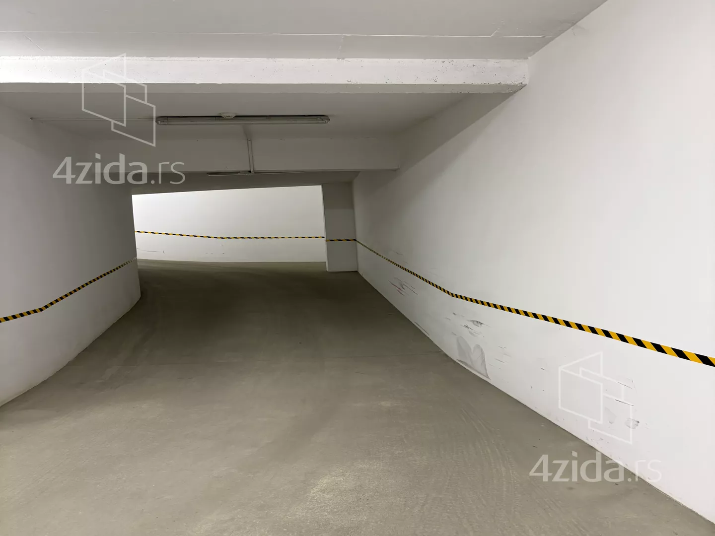 Garaža | 4zida