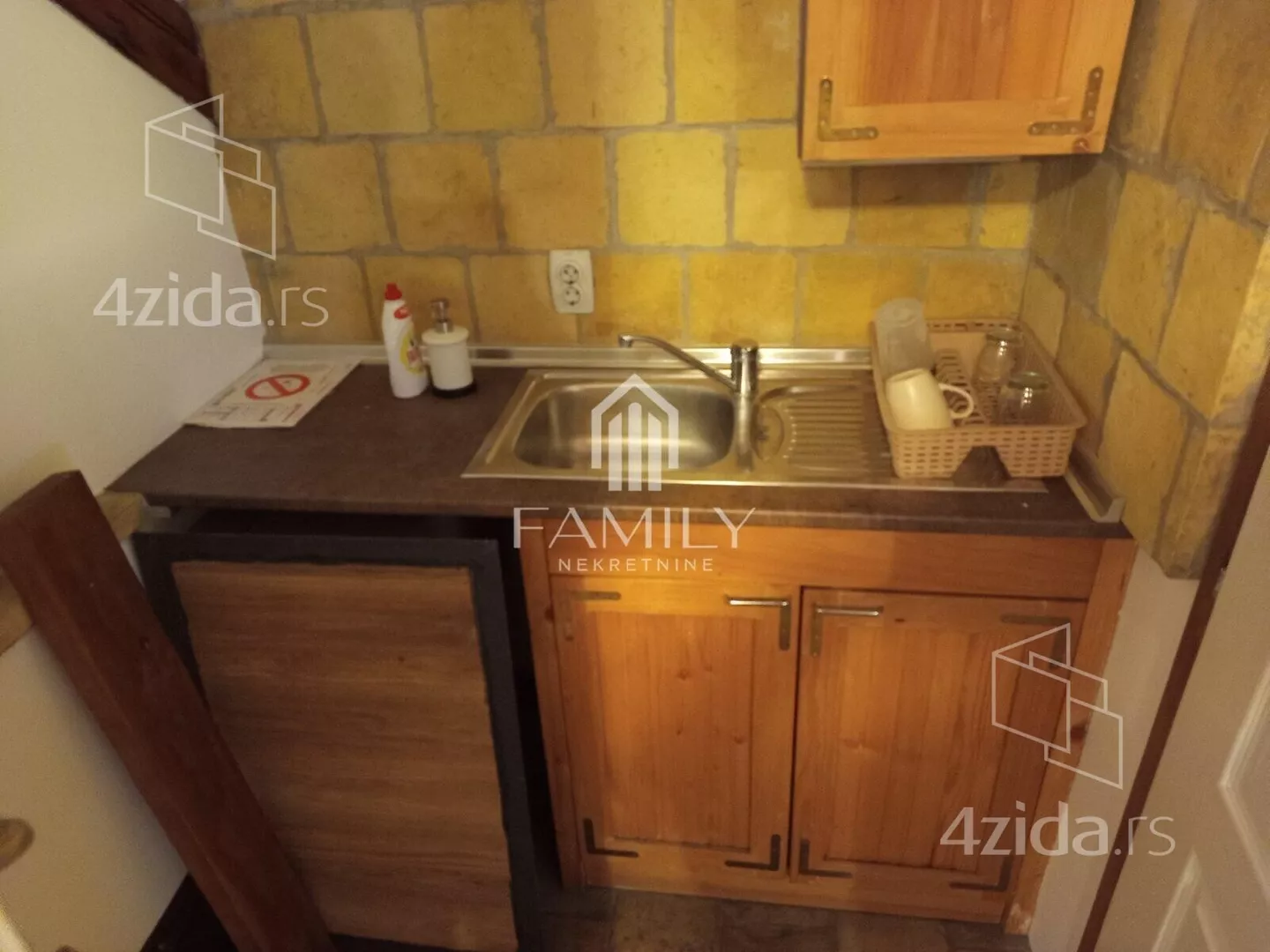 Četvoroiposoban stan | 4zida