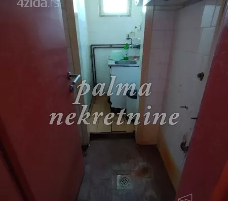 Poslovna zgrada | 4zida