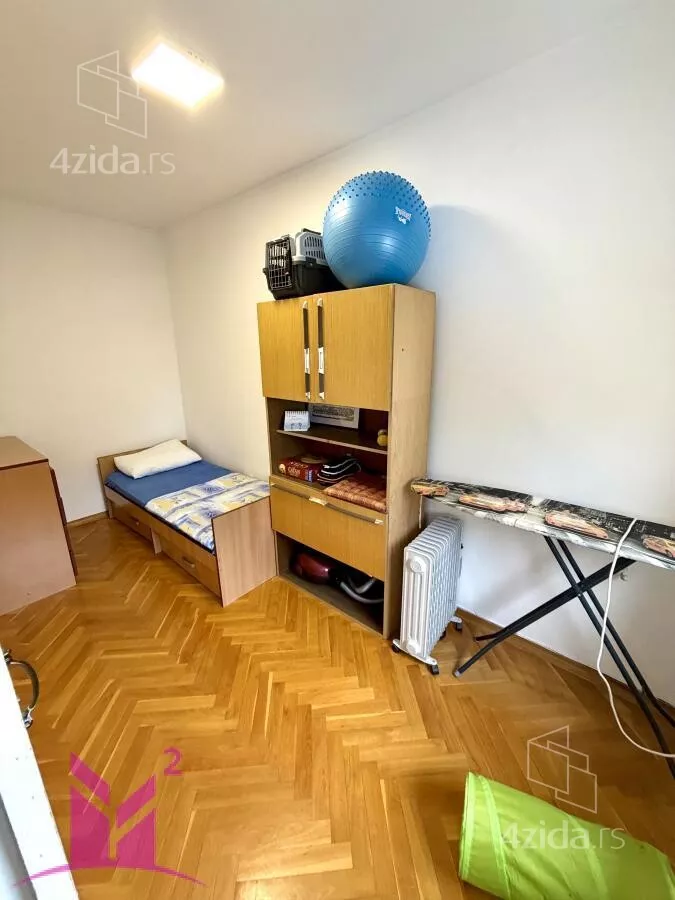 Četvoroiposoban stan | 4zida