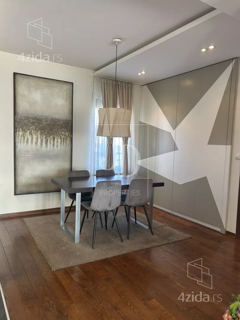 Petosoban stan | 4zida